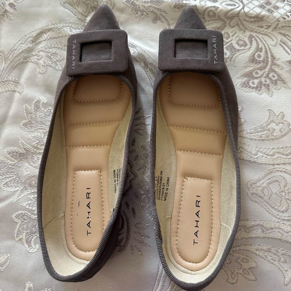 New women's shoes without tags, gray, size is 6.5